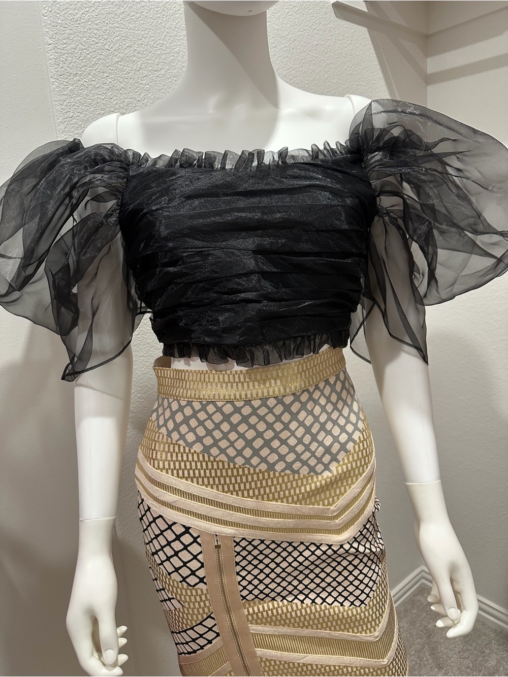 NWT Zara Organza Off-Shoulder Statement Top Size Medium - Picture 5 of 5